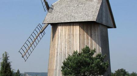 Skansen Wsi Kieleckiej w Tokarni - wiatrak – Tokarnia, Polska