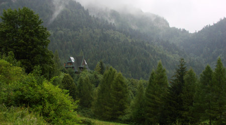 Pieniny - widok na schronisko Trzy Korony – Polska