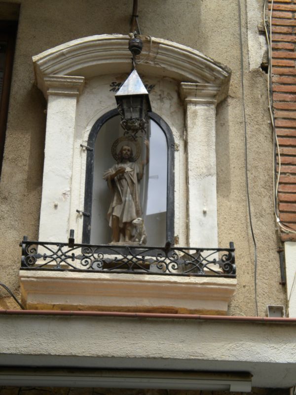 Ołtarzyk- fragment kamienicy w Lloret de Mar
