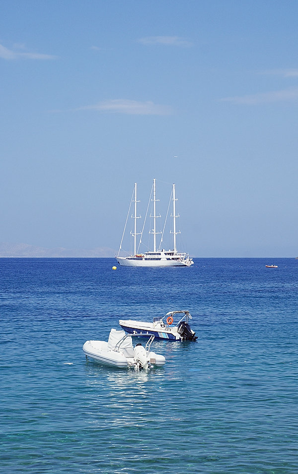 Agia Pelagia Kreta zatoka widok na jacht