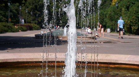 Mały Wersal - fontanny wzdłuż ul. Rozbrat – Warszawa, Polska