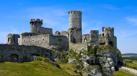 Ogrodzieniec – Polska