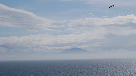 widok z Gibraltaru....w oddali Afryka