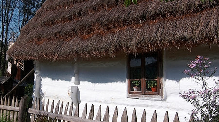Chałupa z Dąbrówki (obecnie Sanok) – Polska