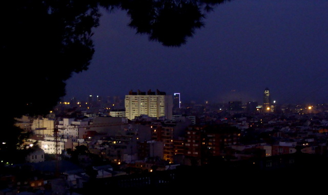 Barcelona zza krzaczków