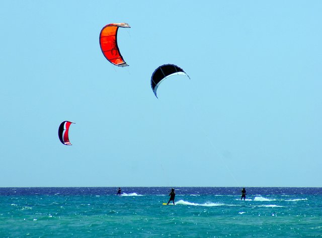 Kitesurfing