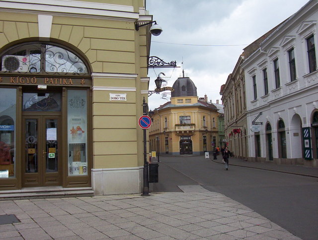 W drodze na rynek w Egerze