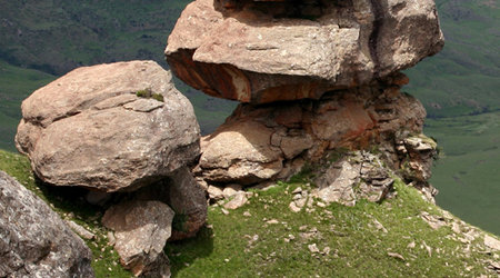 23 drakensberg mountains  rpa  balancing rock – Interhome