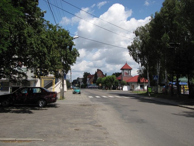 z daleka