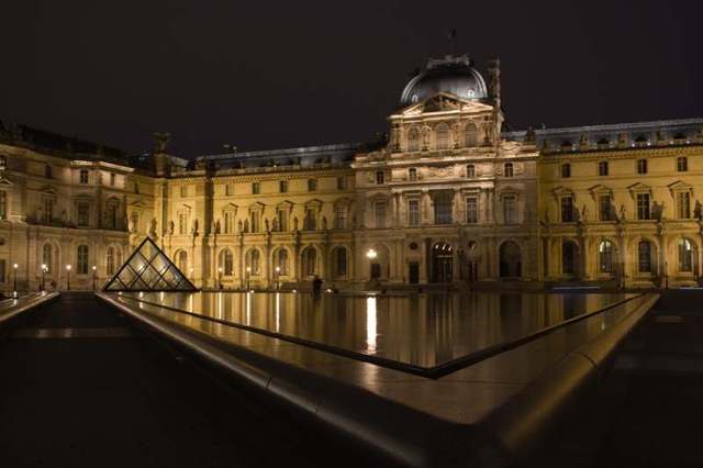 Paryż, Louvre