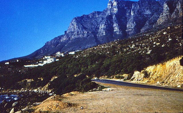 Droga  z  Cape Town do  Przyladka  dobrej  Nadzieji,  zbudowana  przez  jeńców włoskich w czasie  II wojny światowej.