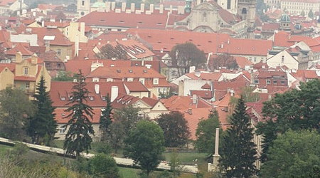 Praga  Czechy   widok na mala strane ze strahovskiego klasztoru – Interhome