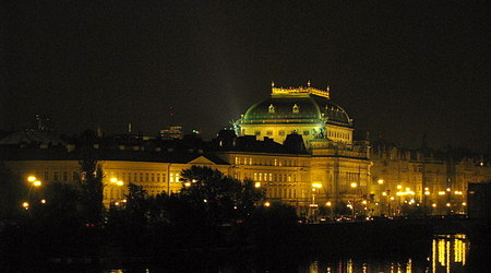 Praga  czechy  widok na teatr narodowy – Interhome
