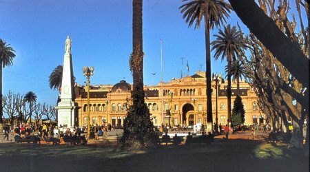 Buenos  Aires, Plaza de Mayo - rezydencja prtezydenta. – Buenos Aires, Argentyna