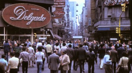 Calle Florida - najpopularniejszy  deptak  Buenos  Aires. – Argentyna
