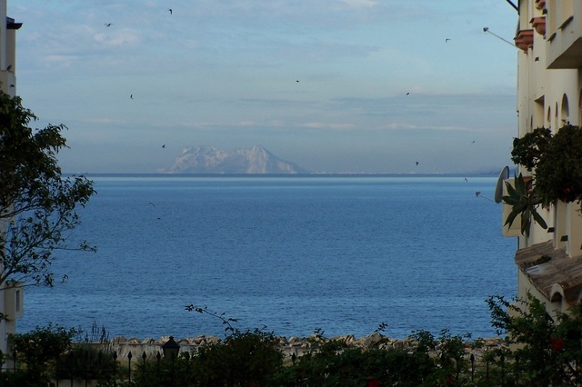 Estepona   widok na Giblartar