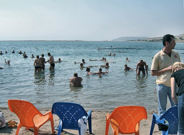 Na plaży w Ein Bokek w Izraelu