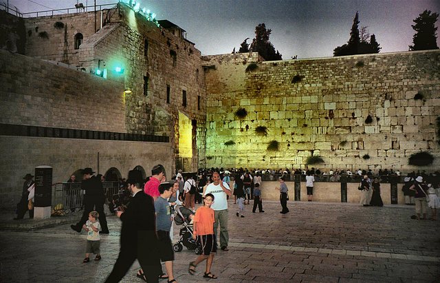 Jerozolima- najważniejsze  miejsce  judaizmu-Ściana Zachodnia  Wielkiej  Świątyni