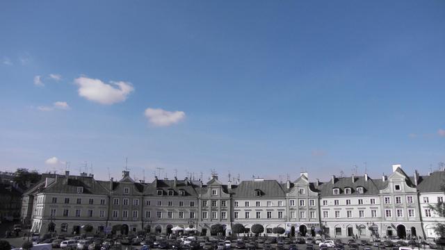 Plac pod zamkiem