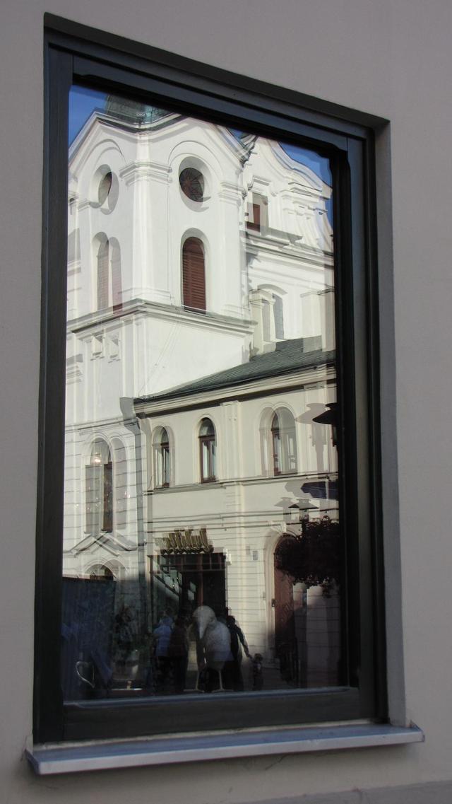 Odbicie biało