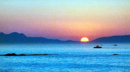 Zachód  słońca, a  rybacy  do  pracy! – Islas cies, Hiszpania