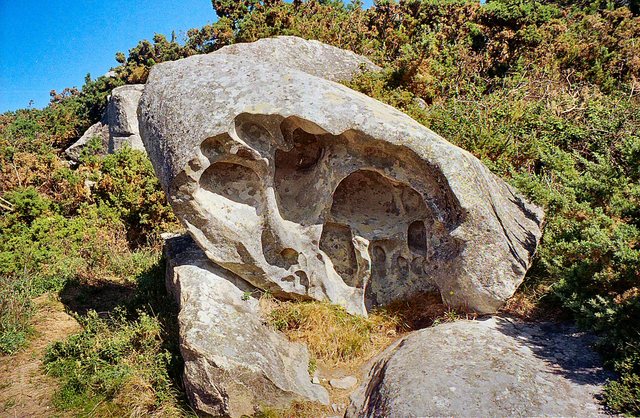 Malownicza erozja  eoliczna  skał  osadowych