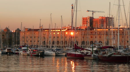 Barca port – Barcelona, Hiszpania