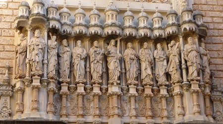 Montserrat wejscie do kosciola – Barcelona, Hiszpania