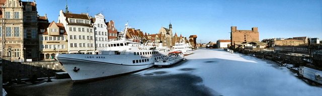 Gdańsk-zima 2009 - panorama  motławy  w kierunku  do  morza