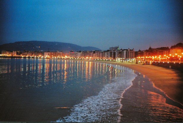 San Sebastian - La Concha - słynna  zatoka...sztucznie zbudowana