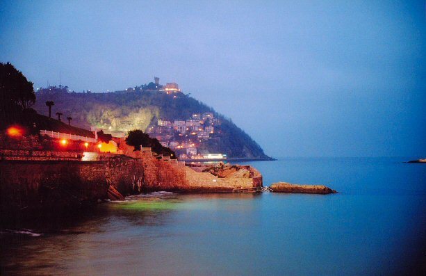 San Sebastian - La Concha - słynna  zatoka...sztucznie zbudowana