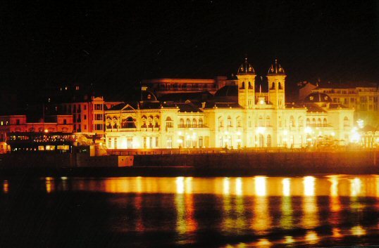 San Sebastian - La Concha - dawniej kasyno - dziś ratusz 