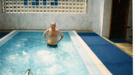 Kąpiel w basenie hotelu Lili. – Amoudara, Grecja