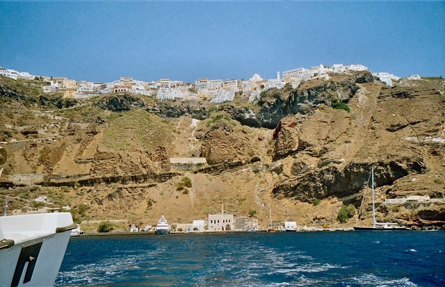 Odpływamy z Santorini na  Nea Kameni 