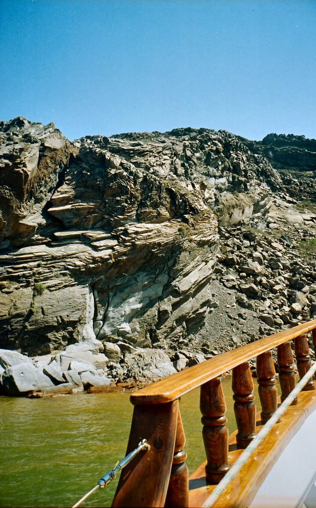 Dobijanie  do Nea Kameni