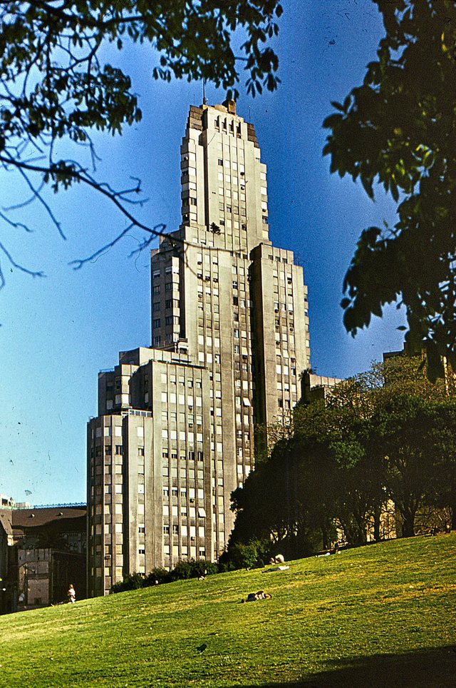 Bs.As - Edificio Kavahagh 1930 - pierwszy betonowy  wysokościowiec w Argentynie