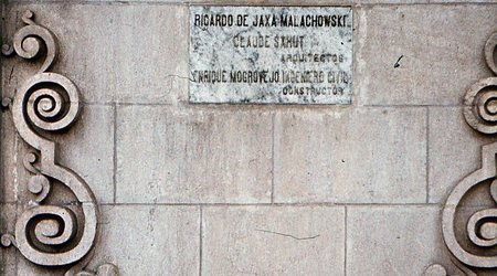 Lima -  plakietka  poświecona  Jaxie-Małachowskiemu,  głównemu  architektowi miasta – Peru