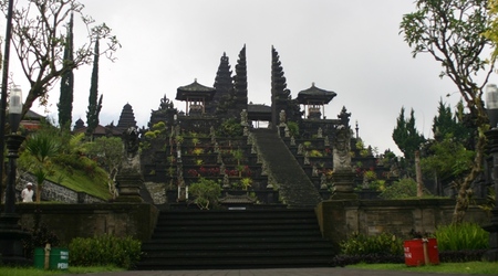 Świątynia Besakih – Indonezja