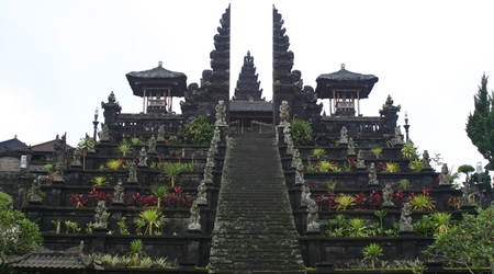Świątynia Besakih – Indonezja