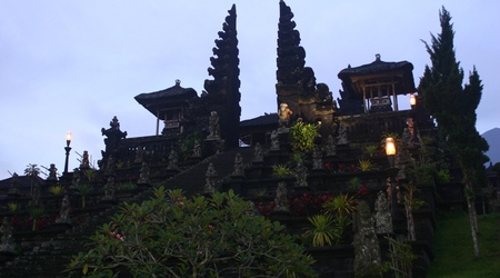 Świątynia Besakih – Indonezja