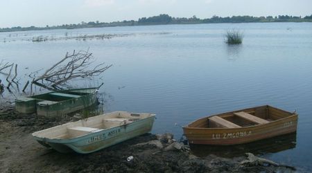 Łodzie nad zalewem – Nielisz, Polska