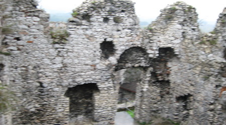 Ogrodzieniec – Polska