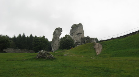 Ogrodzieniec – Polska