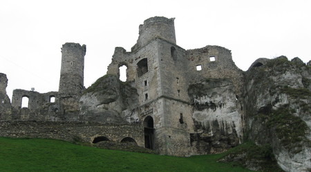 Ogrodzieniec – Polska
