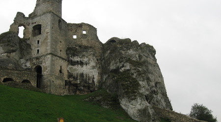 Ogrodzieniec – Polska