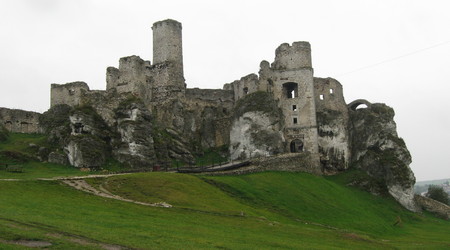 Ogrodzieniec – Polska