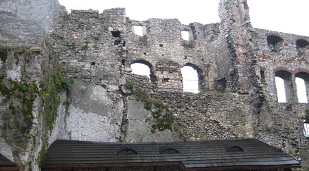 Ogrodzieniec – Polska