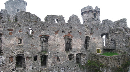 Ogrodzieniec – Polska