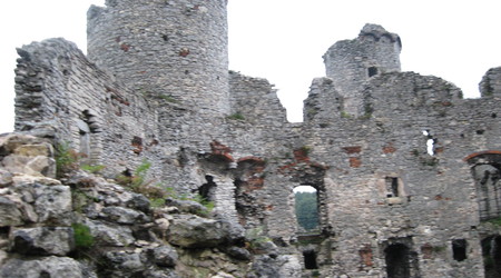 Ogrodzieniec – Polska