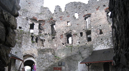 Ogrodzieniec – Polska